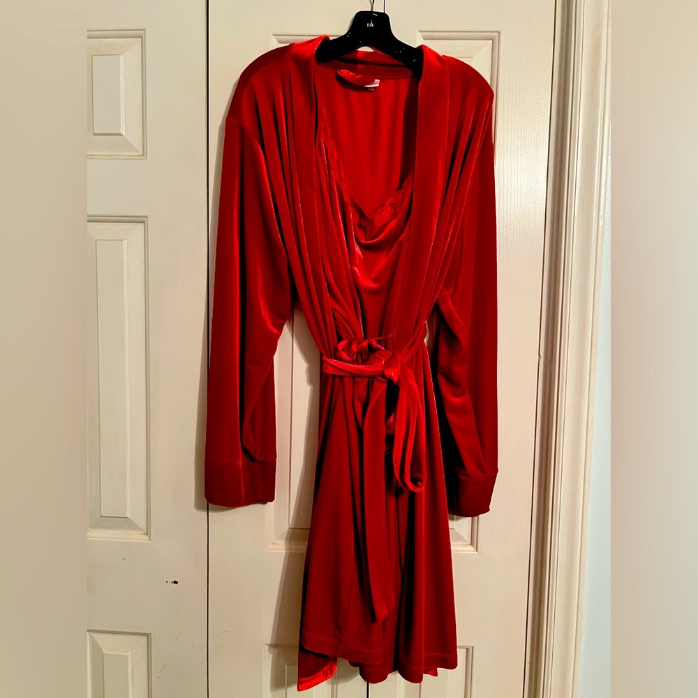Vintage George O’Malley Red Velvet Robe and Matching Gown. Size 2x/3x robe.